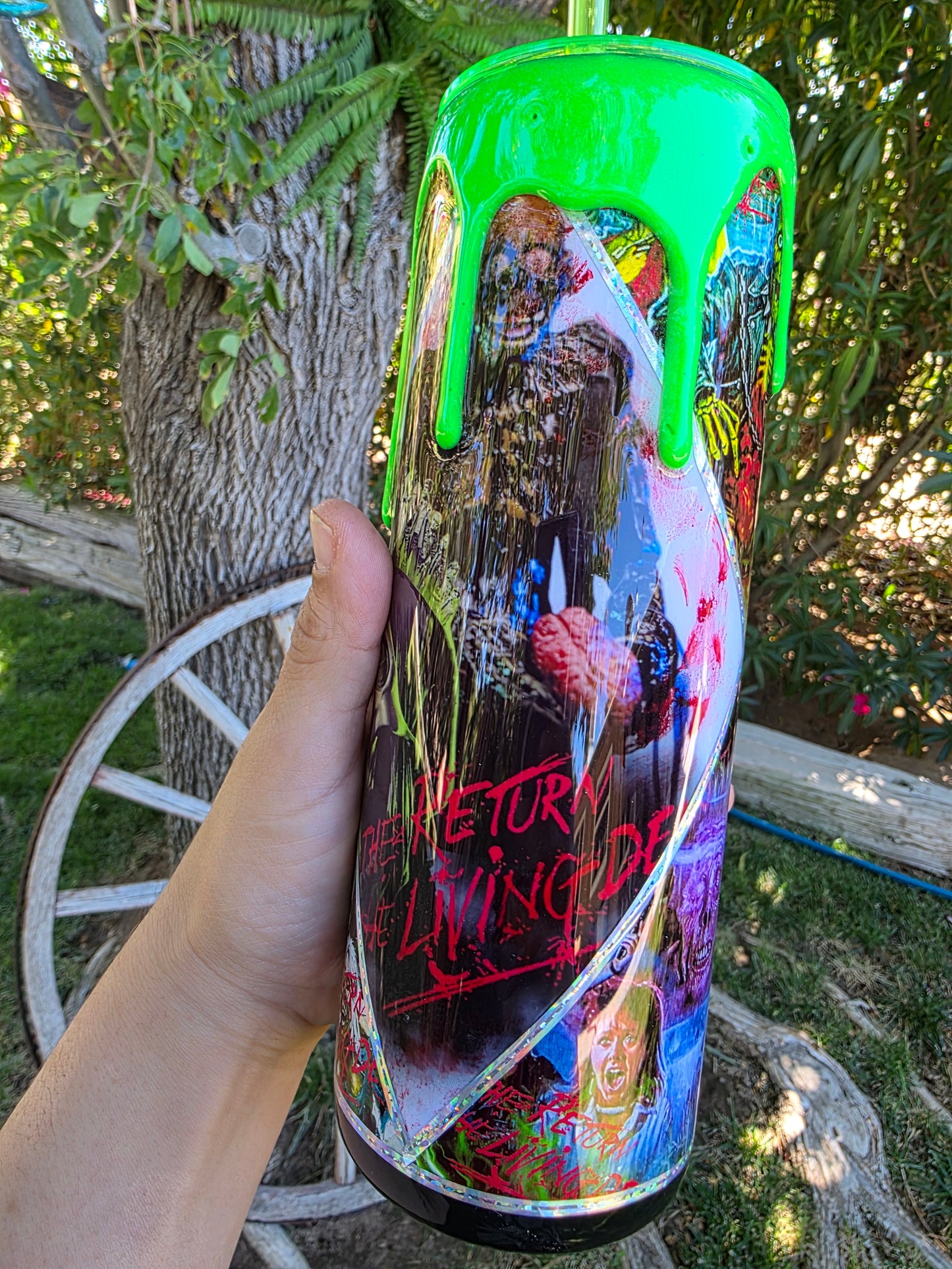 Zombies 20oz Tumbler glow in the dark drip ✨️