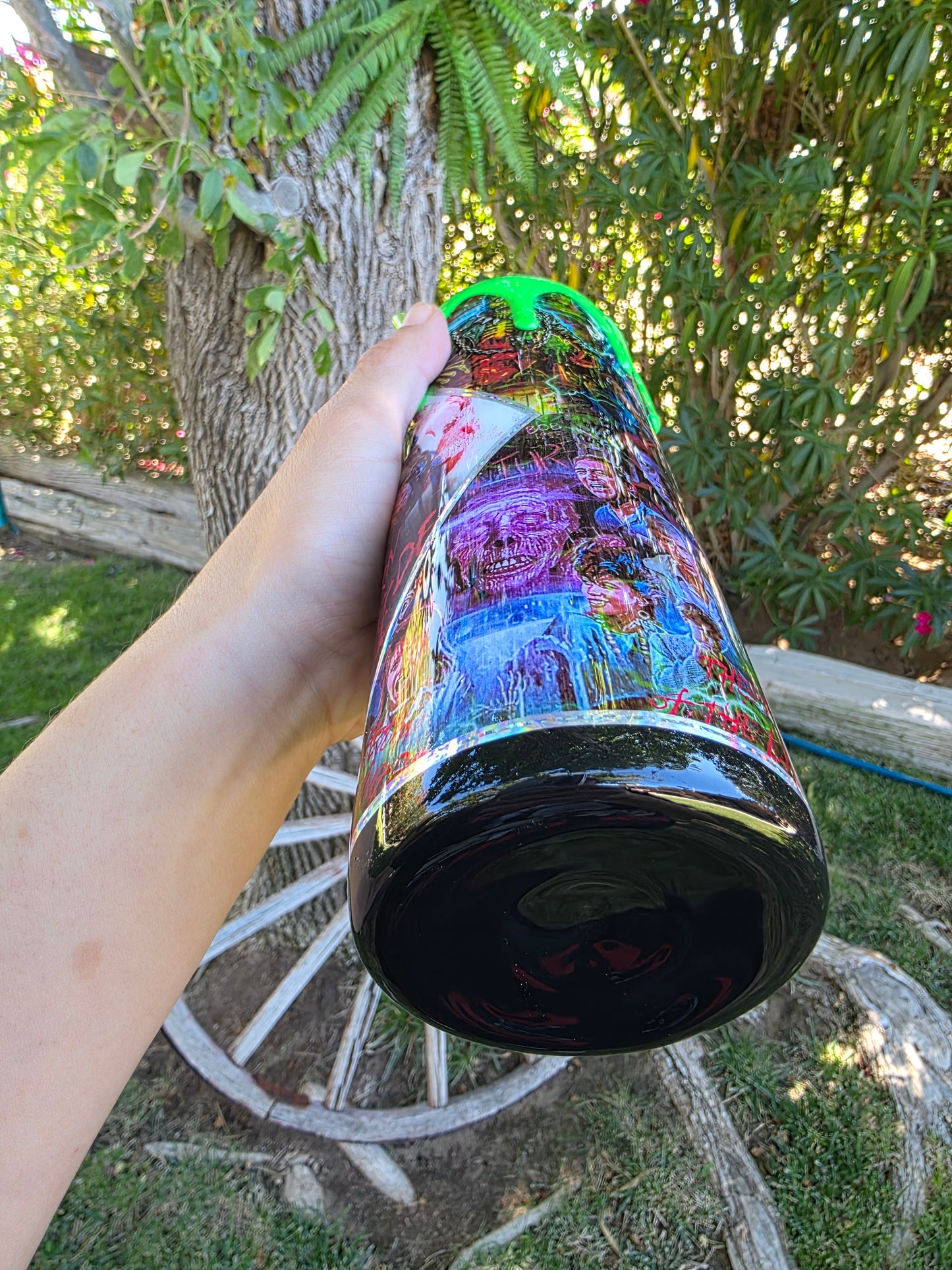 Zombies 20oz Tumbler glow in the dark drip ✨️