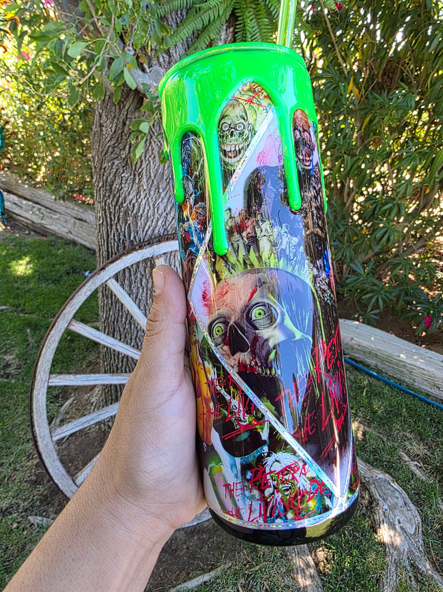 Zombies 20oz Tumbler glow in the dark drip ✨️