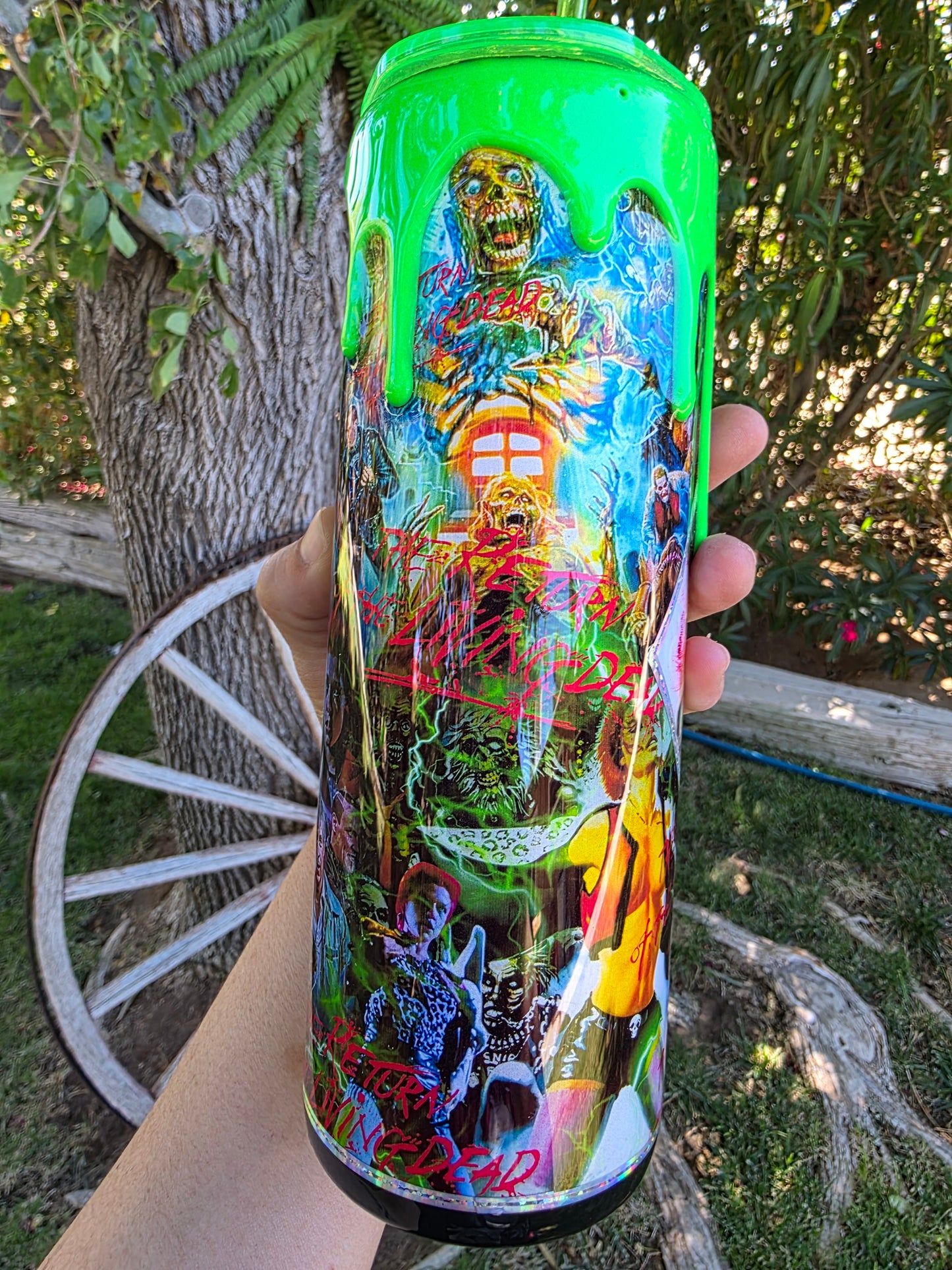 Zombies 20oz Tumbler glow in the dark drip ✨️